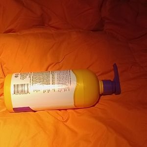 Very emollient body wash French lavender soothing moisture
